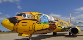 MONDIALI BRASILE 2014: L'aereo con graffiti della Selecao
